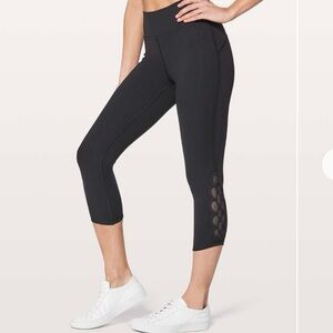 Lululemon tied to it crop legging